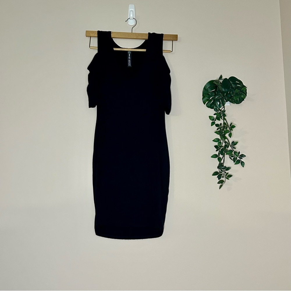 Elegant Black Sleeveless Dress